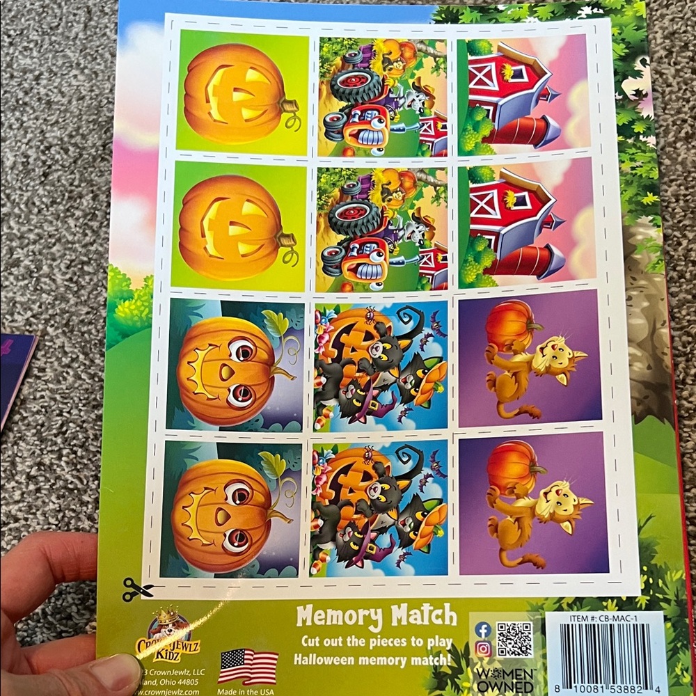 BNWT Halloween and Pumpkin Patch Activity/Coloring/Sticker Book Bundle! - Picture 11 of 11